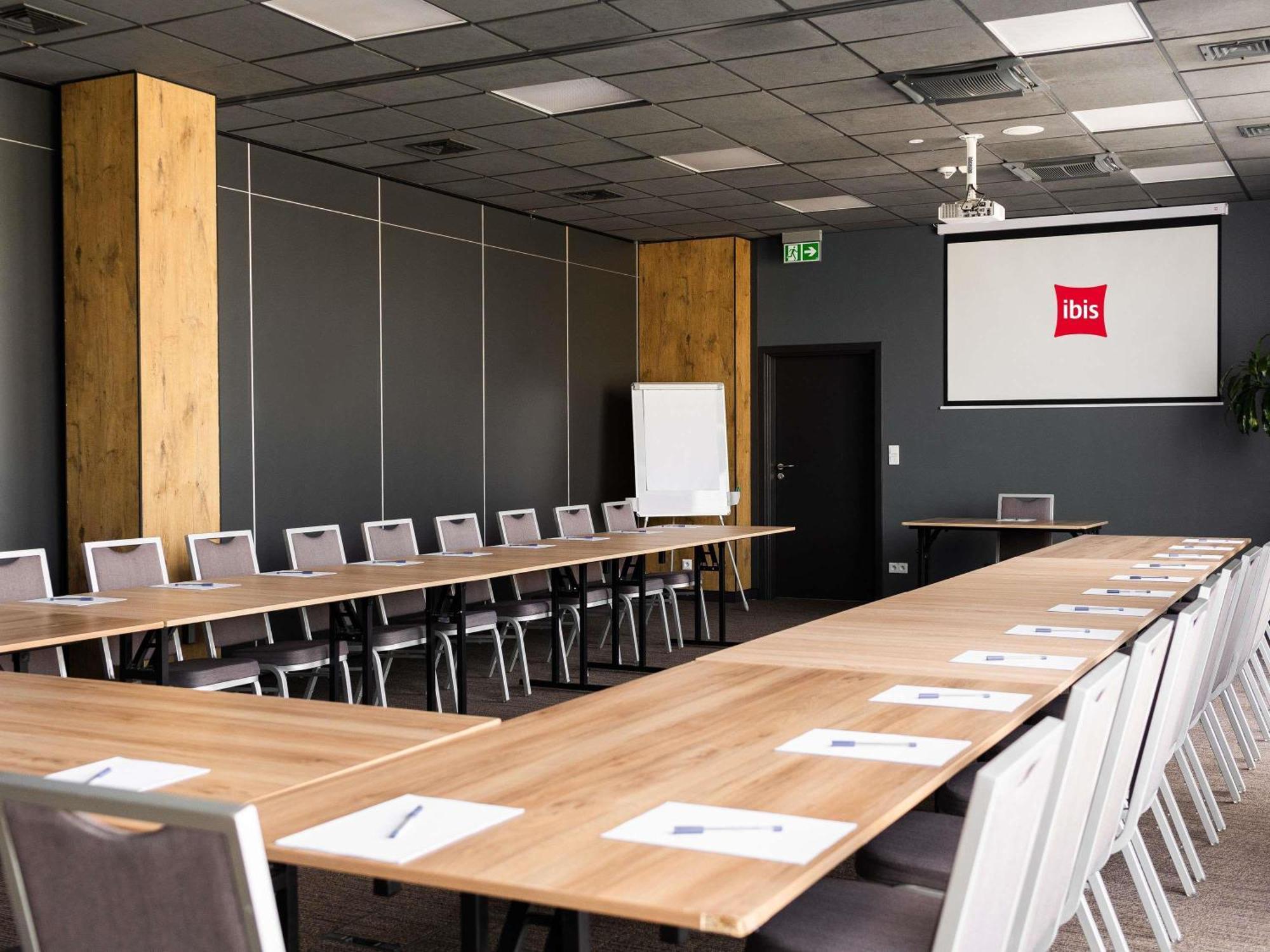 Ibis Poznan Polnoc Hotel Suchy Las Ngoại thất bức ảnh
